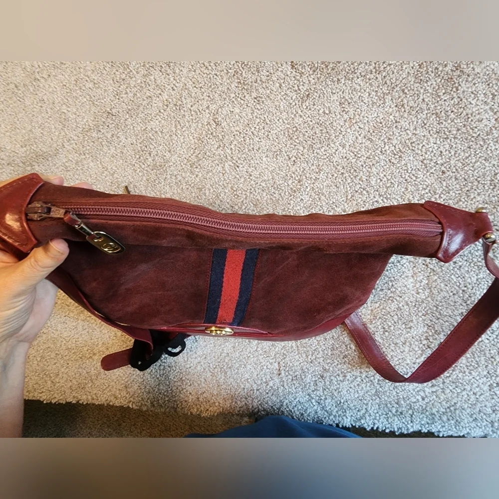 Vintage‎ Gucci Crossbody Bag Purse Maroon Genuine Leather Suede W COA